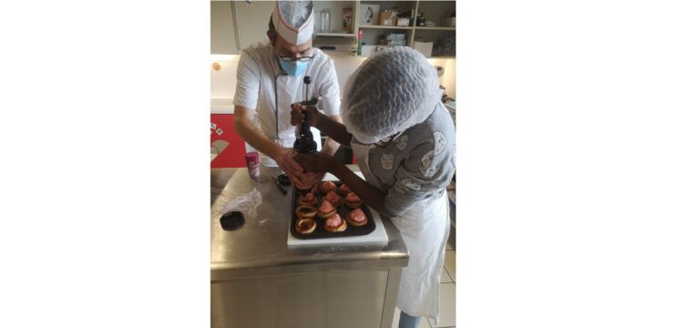 Atelier pré-professionnel : Réalisation de pâtisseries Saint-Valentin